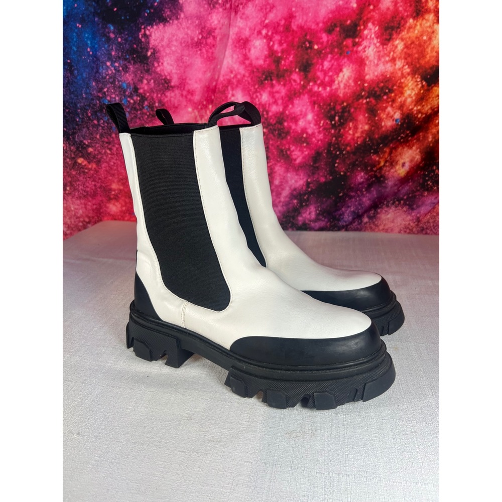 Public Desire Womens White Black Chunky Lug Sole Chelsea Boots Size 7